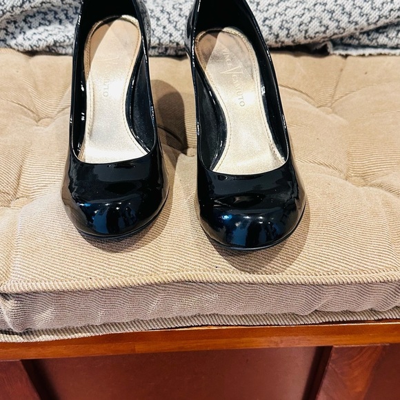 Vince Camito Elegant Black Patent Leather Heels. - Picture 2 of 13